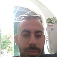 אורי